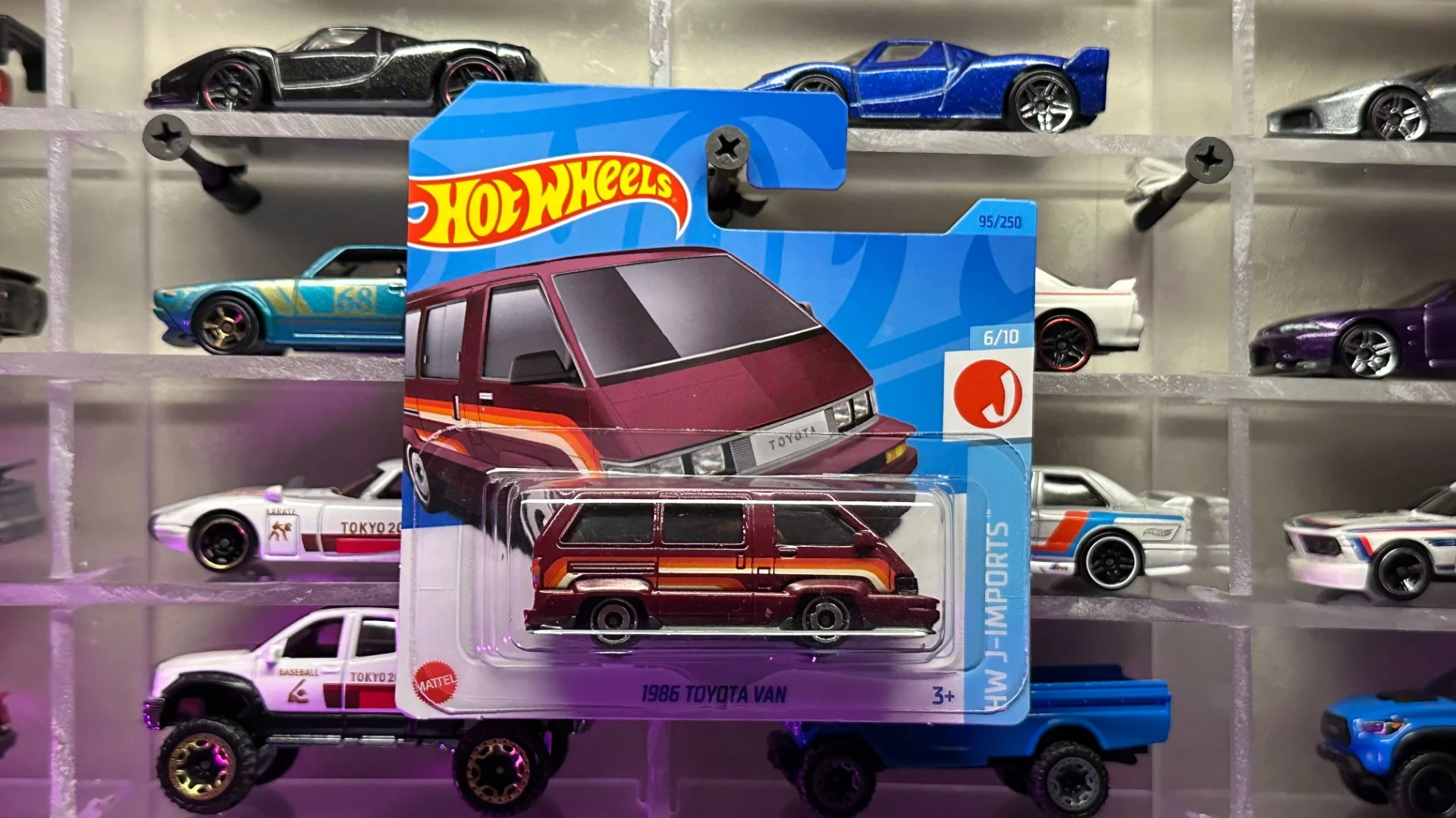 Hot wheels 1986 Toyota Van(Cherry) короткая карта - изображение 1