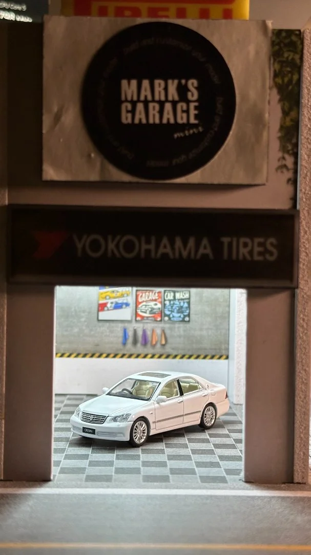 Toyota Crown Athlete S180(white) 1/64 - миниатюра 2