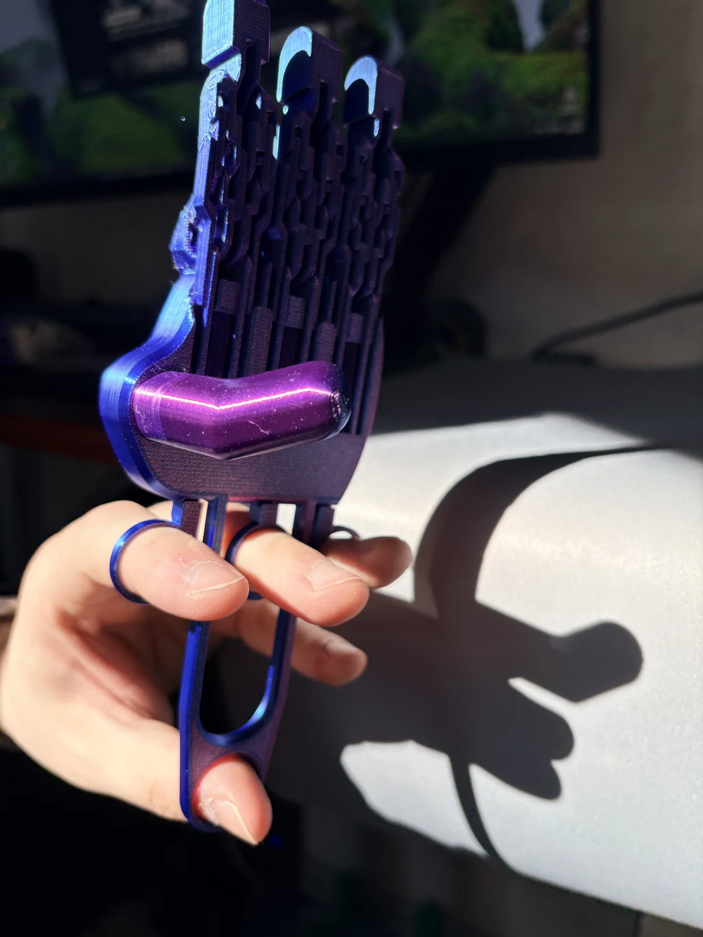 Игрушка механическая рука антистресс - миниатюра 2