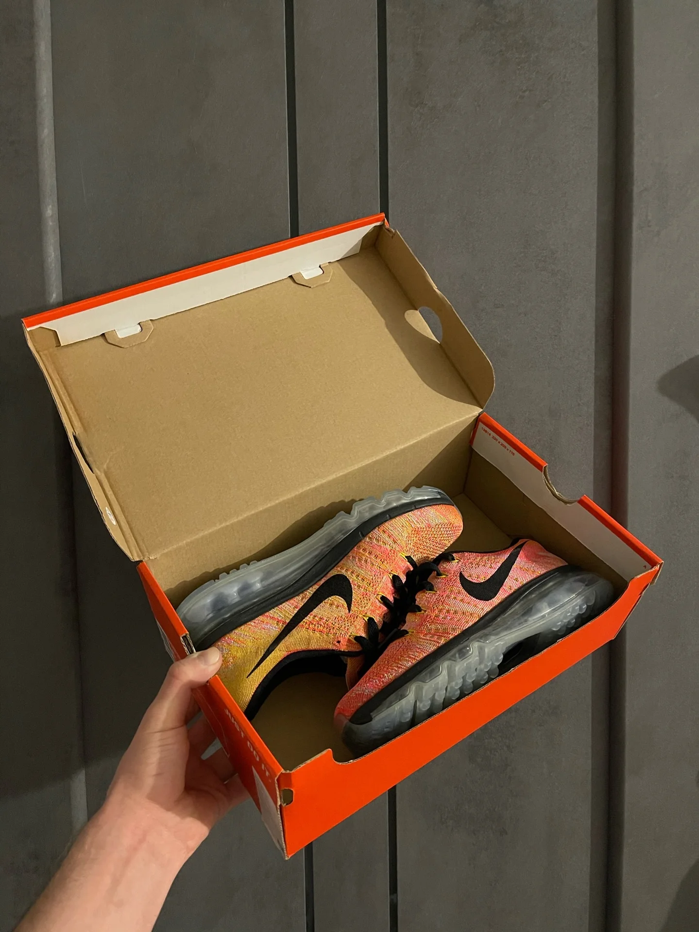 Кроссовки Nike Flyknit Max - изображение 1