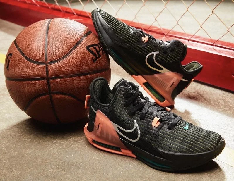 Кроссовки Nike LeBron - миниатюра 5