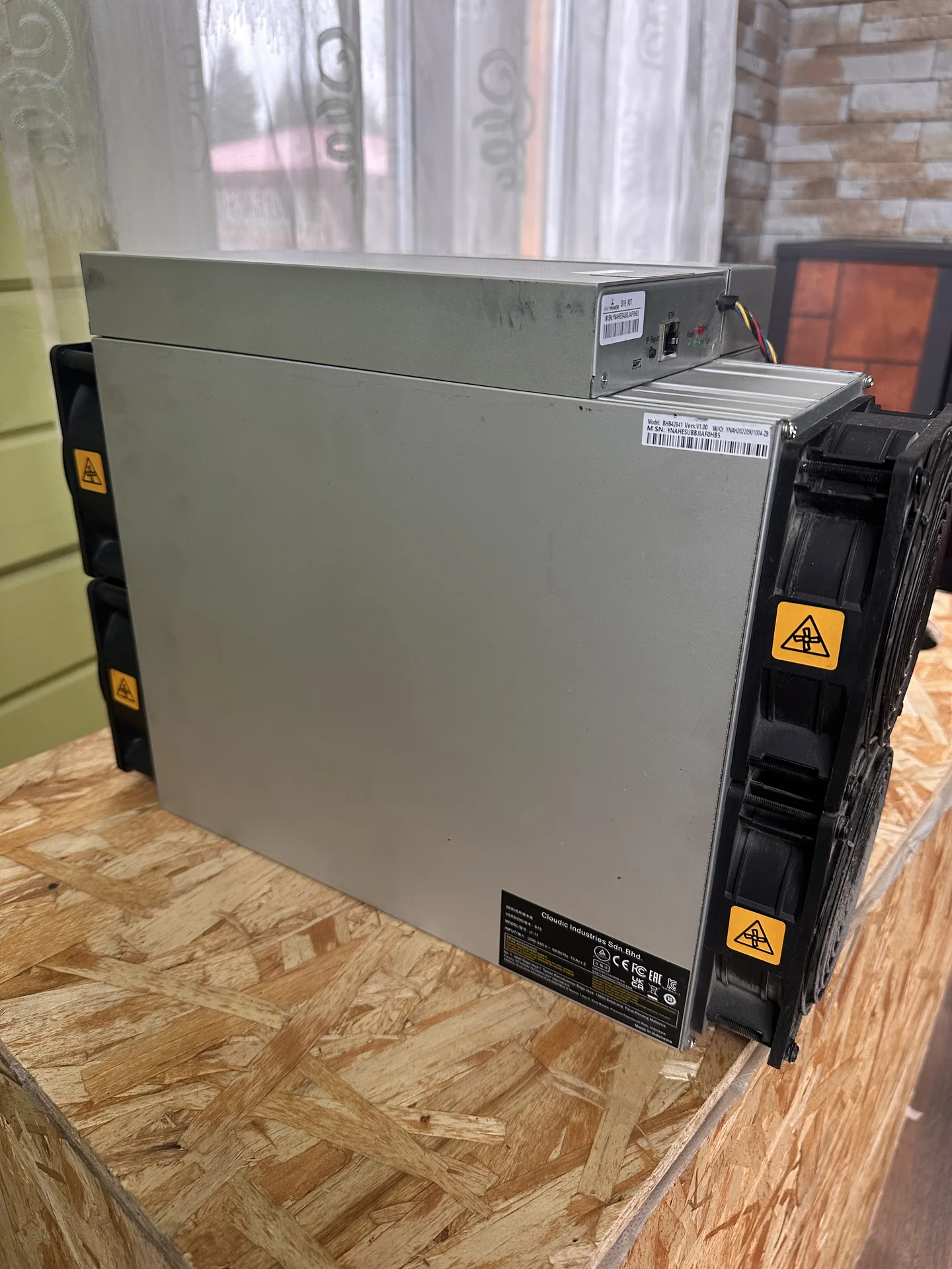 Antminer S19 102 Th/s 126 чипов - миниатюра 4