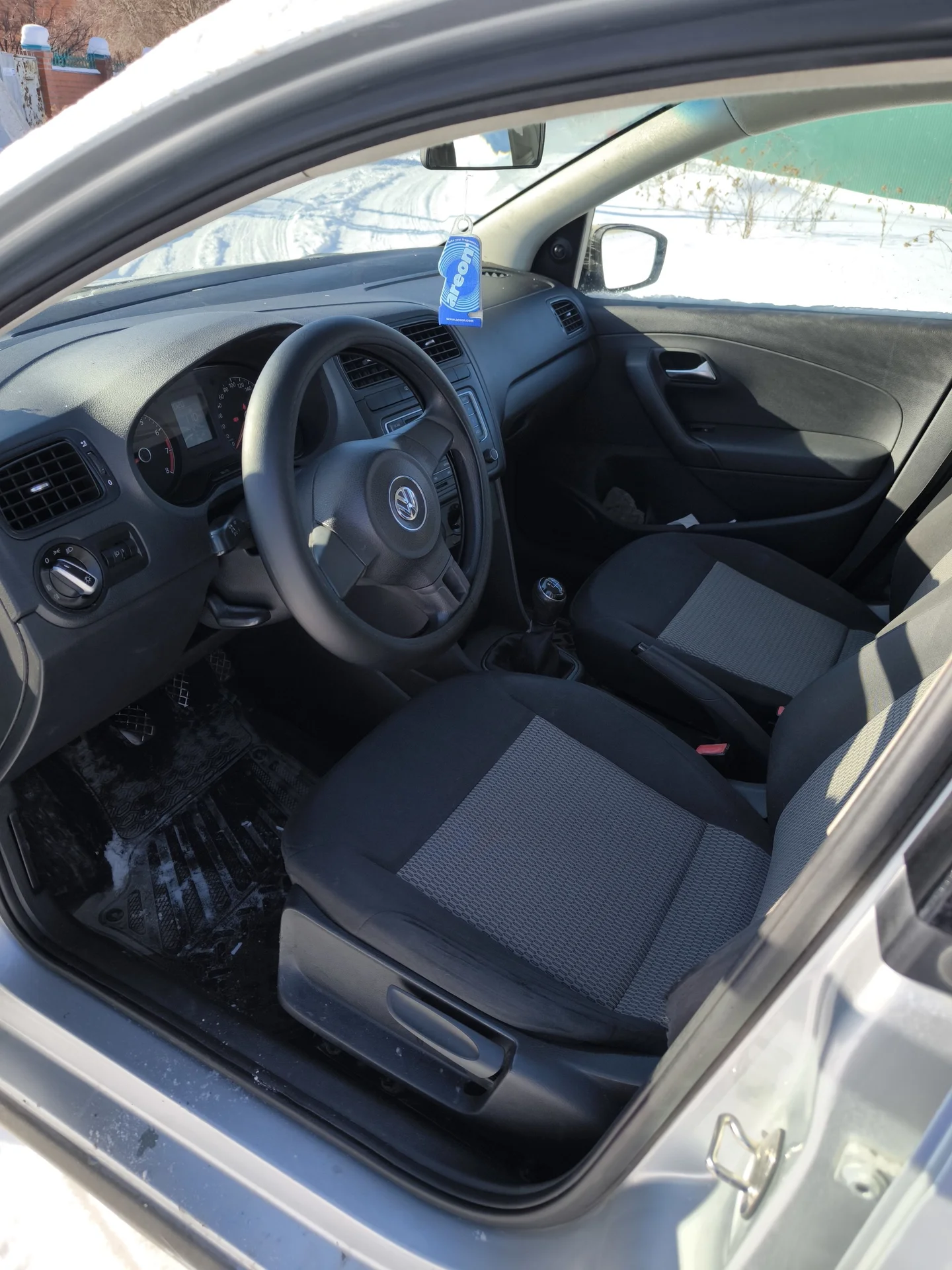 Volkswagen Polo 1.6 МТ, 2014, 118 000 км - миниатюра 5