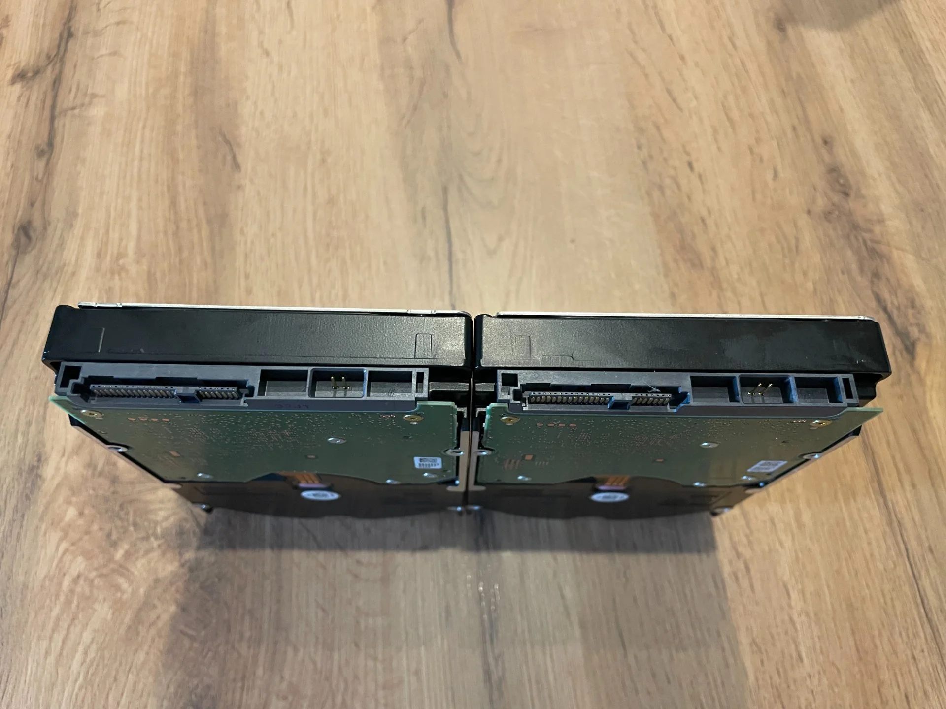 LFF (3.5") Жесткий диск WD Ultrastar DC HC330 - миниатюра 2