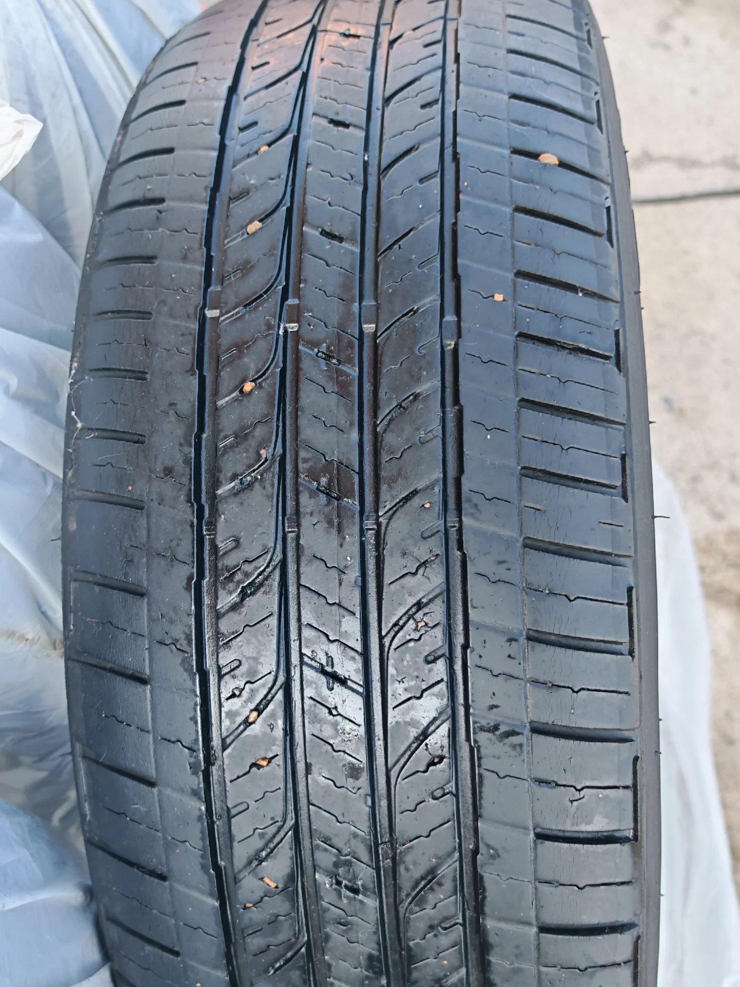 Bridgestone Dueler H/T 843 215/60 R17 - миниатюра 3