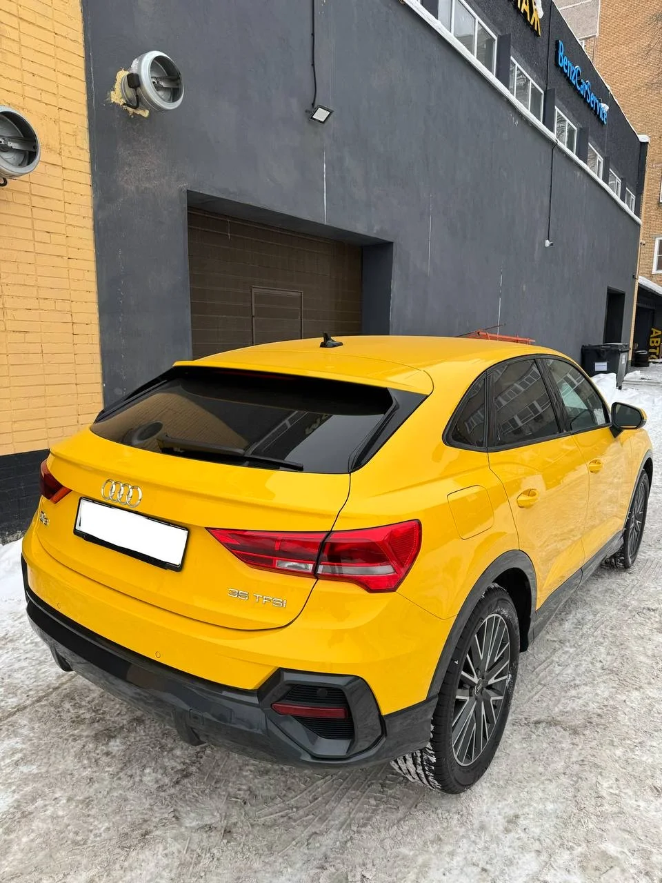 Машина Audi Q3 sportback 2022