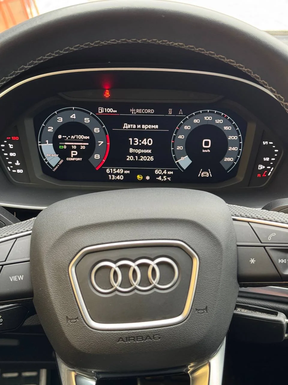 Машина Audi Q3 sportback 2022 - миниатюра 4
