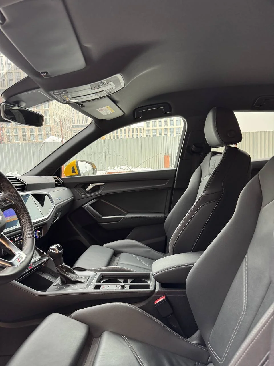 Машина Audi Q3 sportback 2022 - миниатюра 7