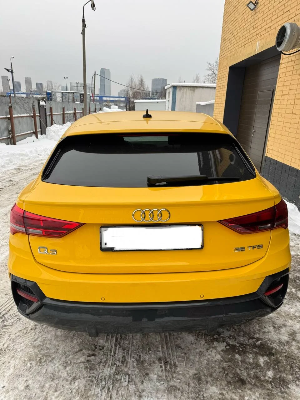 Машина Audi Q3 sportback 2022 - миниатюра 11
