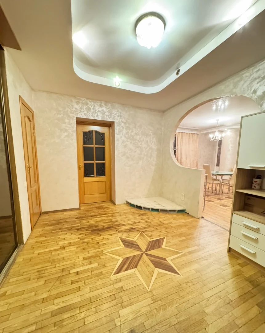 Квартира с сауной и джакузи - миниатюра 8