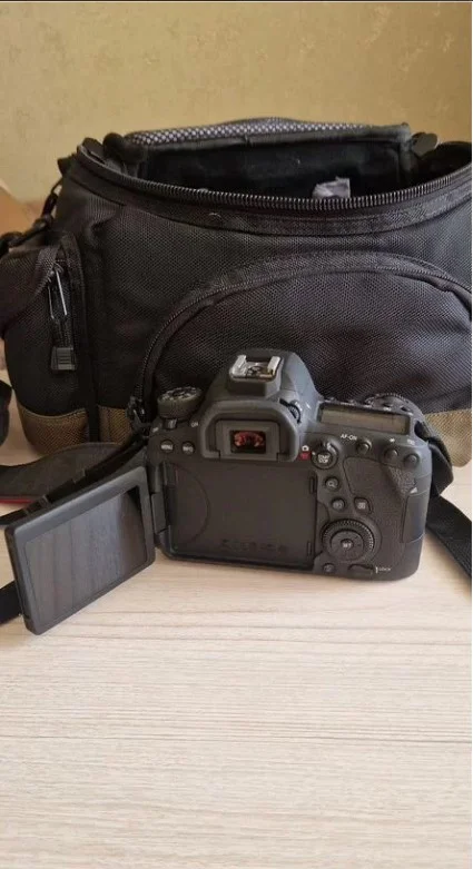 Фотоаппарат Canon EOS 6D Mark 2 - миниатюра 2