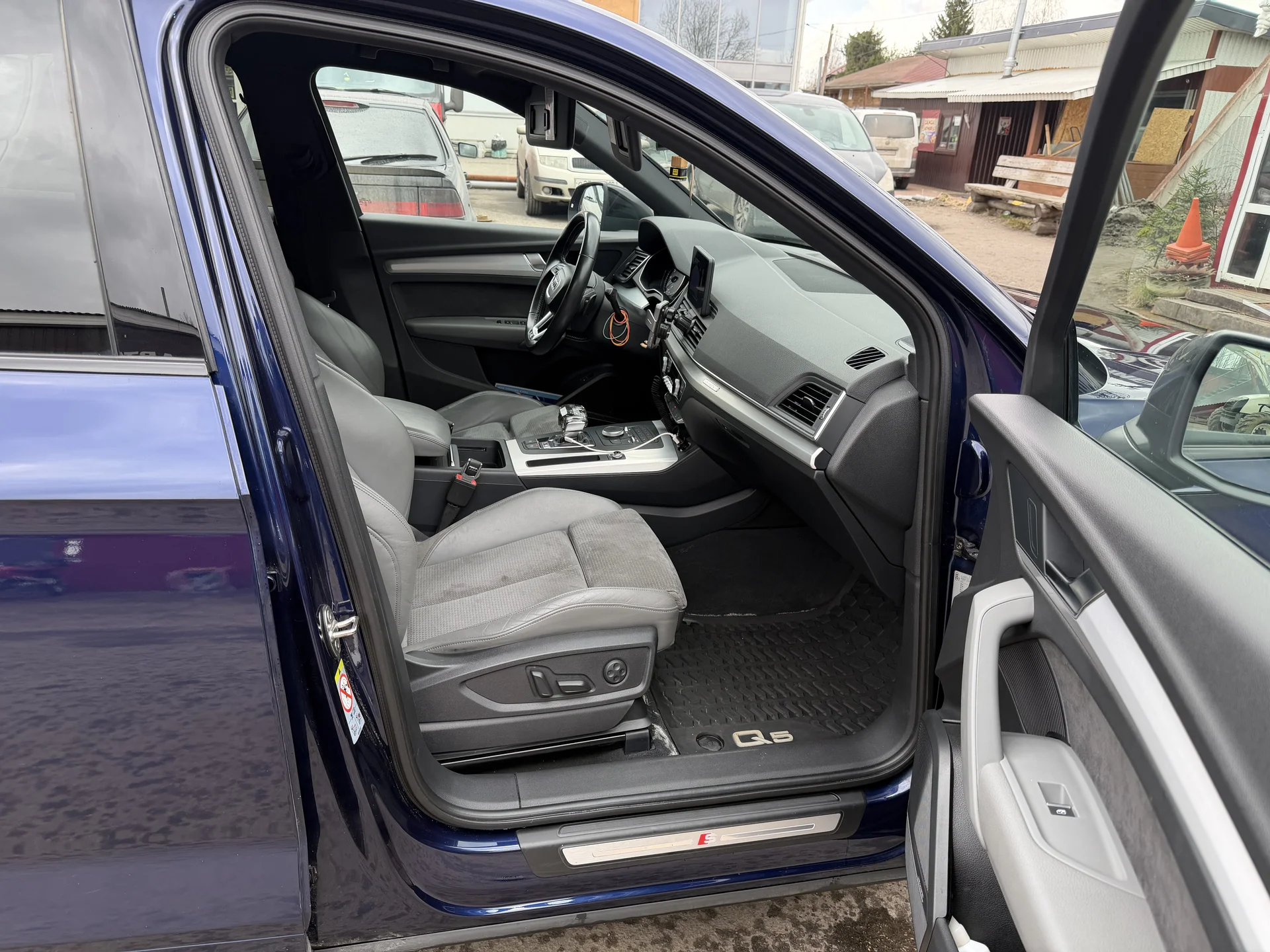 Audi SQ5 - миниатюра 9