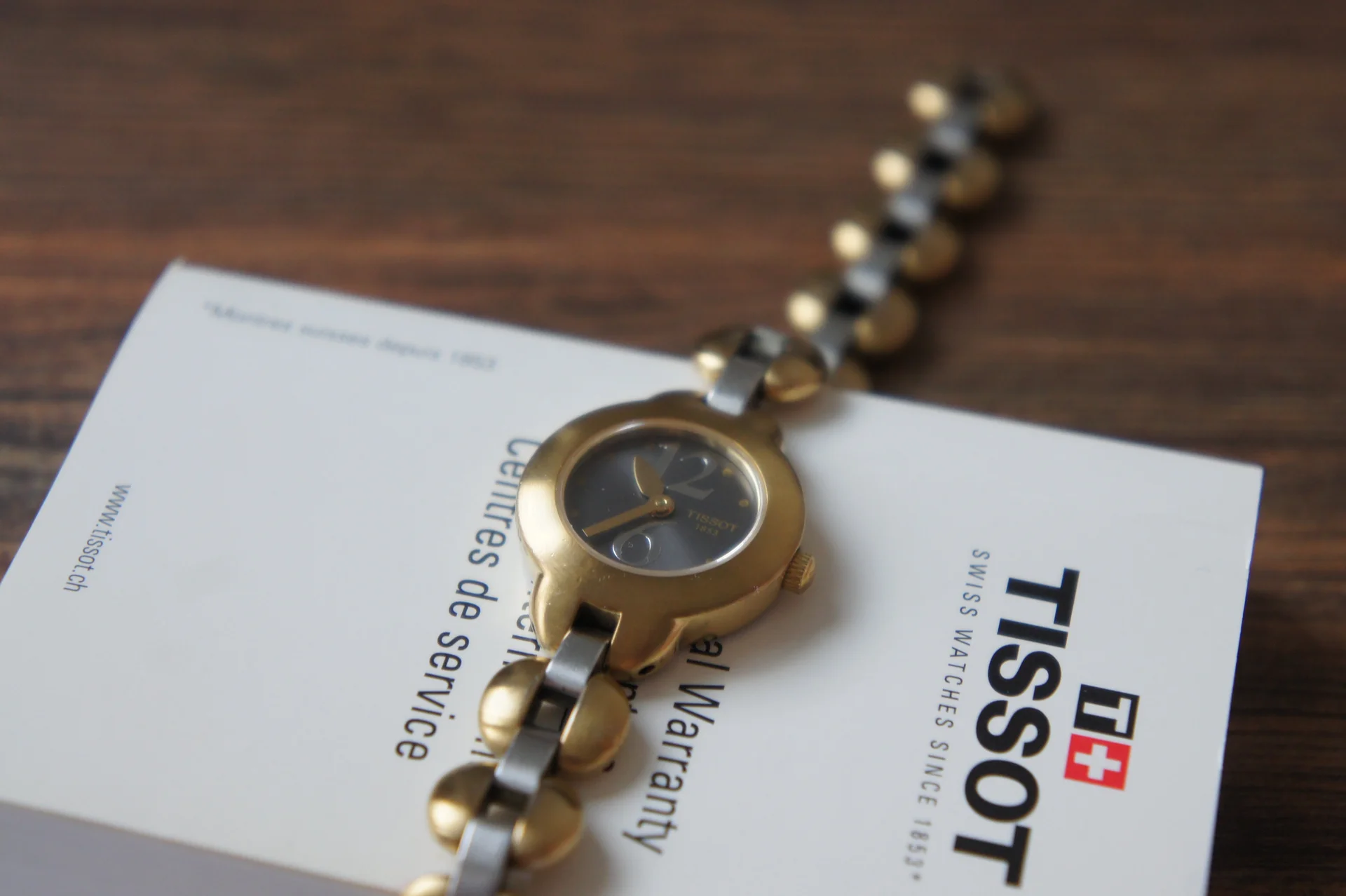 Часы женские TISSOT (Швейцария) наручные - изображение 1