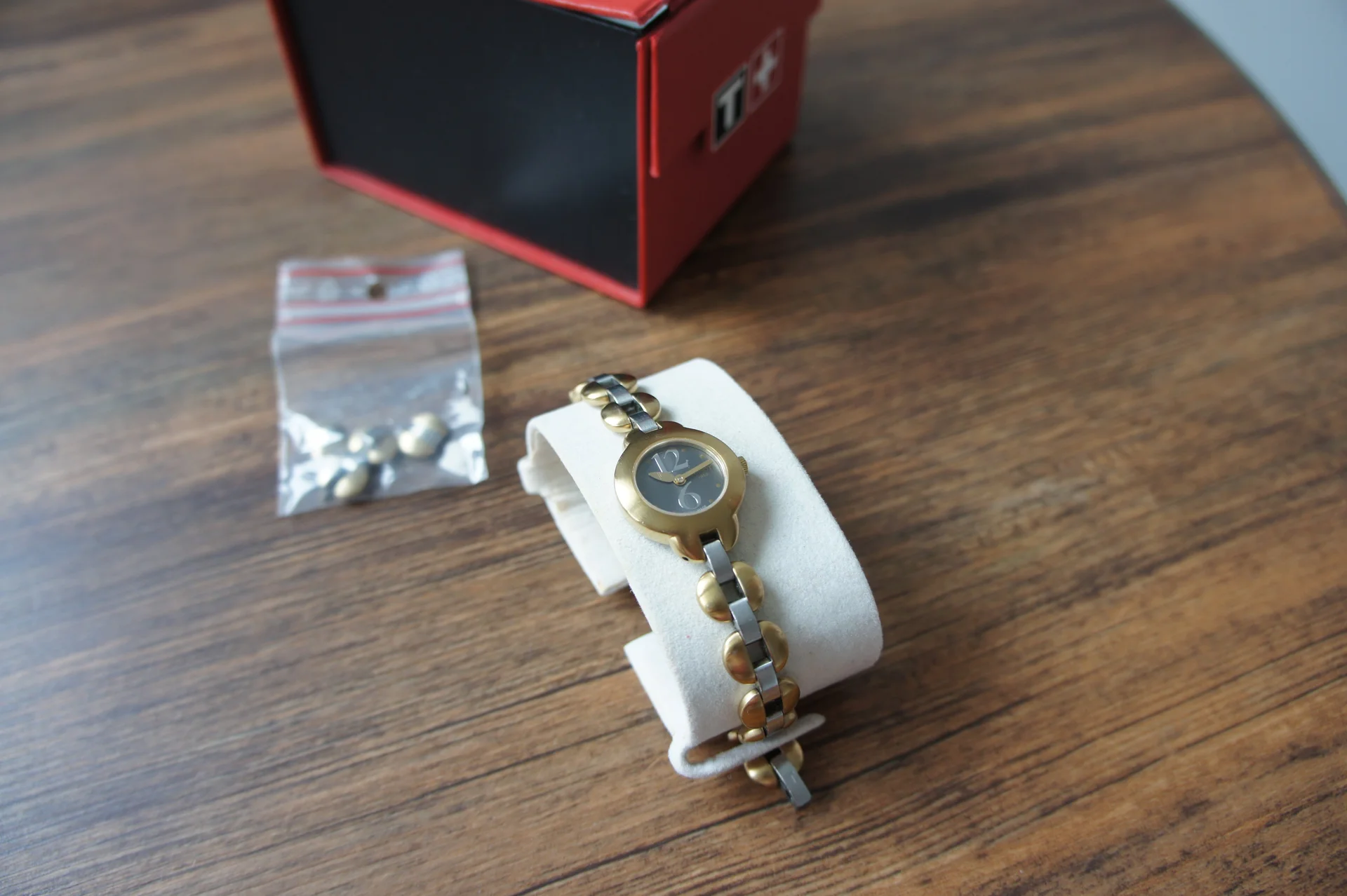 Часы женские TISSOT (Швейцария) наручные - миниатюра 7