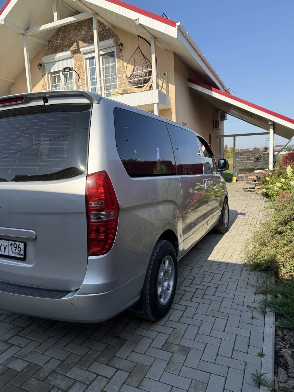 Продается комфортный автомобиль для большой семьи Хундай Гранд Старекс - миниатюра 3