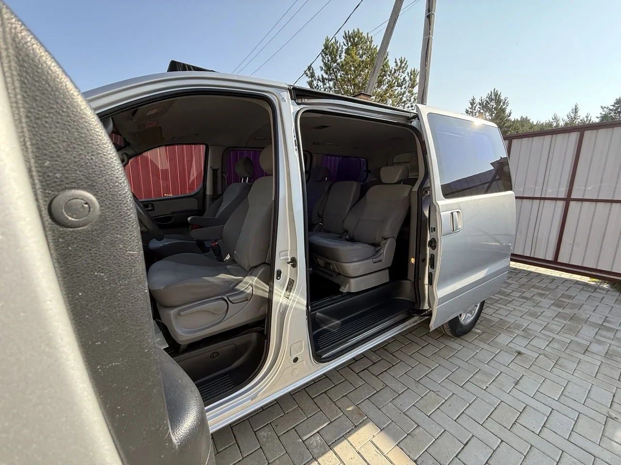 Продается комфортный автомобиль для большой семьи Хундай Гранд Старекс - миниатюра 11