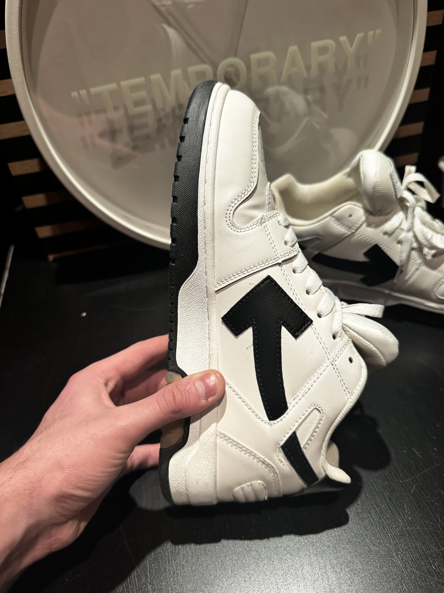 Off White Out Of Office - миниатюра 3