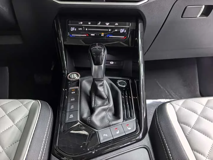 Volkswagen Tayron 2023 из Китая - миниатюра 14