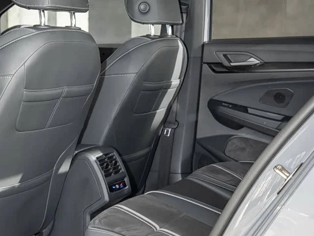 Volkswagen Golf 2022 280TSI R-LINE - миниатюра 17