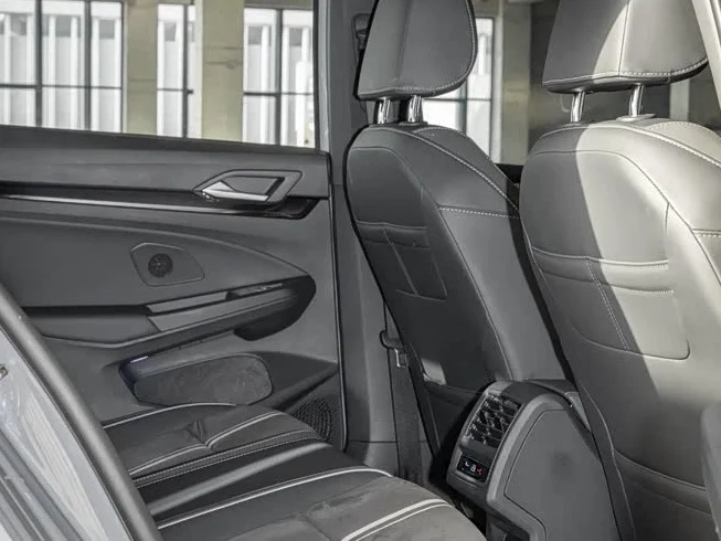Volkswagen Golf 2022 280TSI R-LINE - миниатюра 18