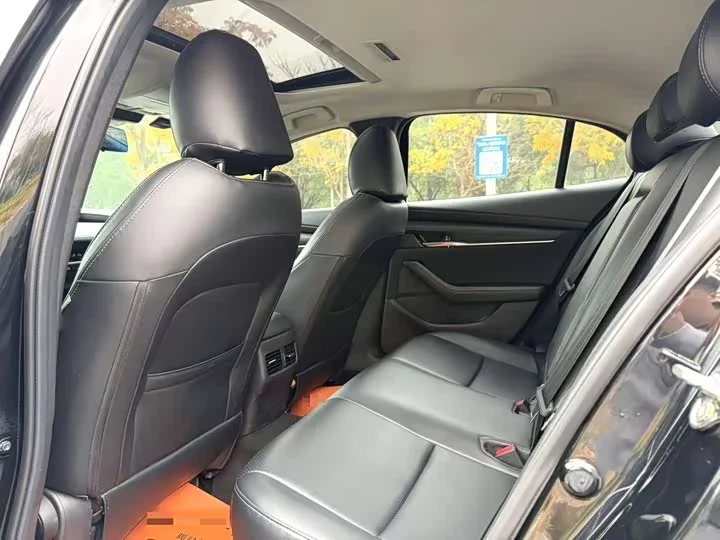 Mazda 3 Axela 2021 из Китая - миниатюра 7