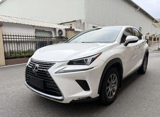 Lexus NX200 - миниатюра 3