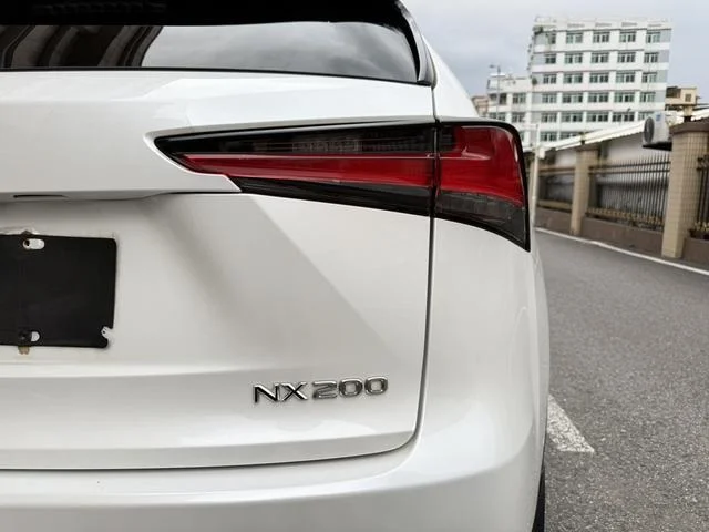 Lexus NX200 - миниатюра 6