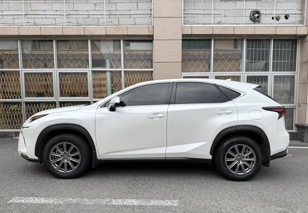 Lexus NX200 - миниатюра 8