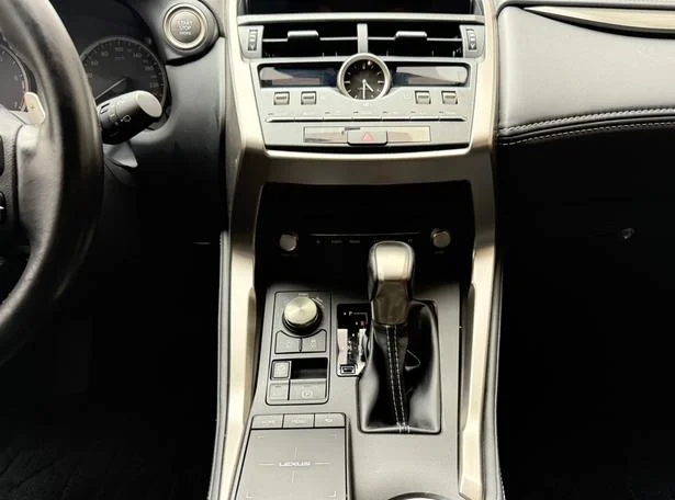 Lexus NX200 - миниатюра 13