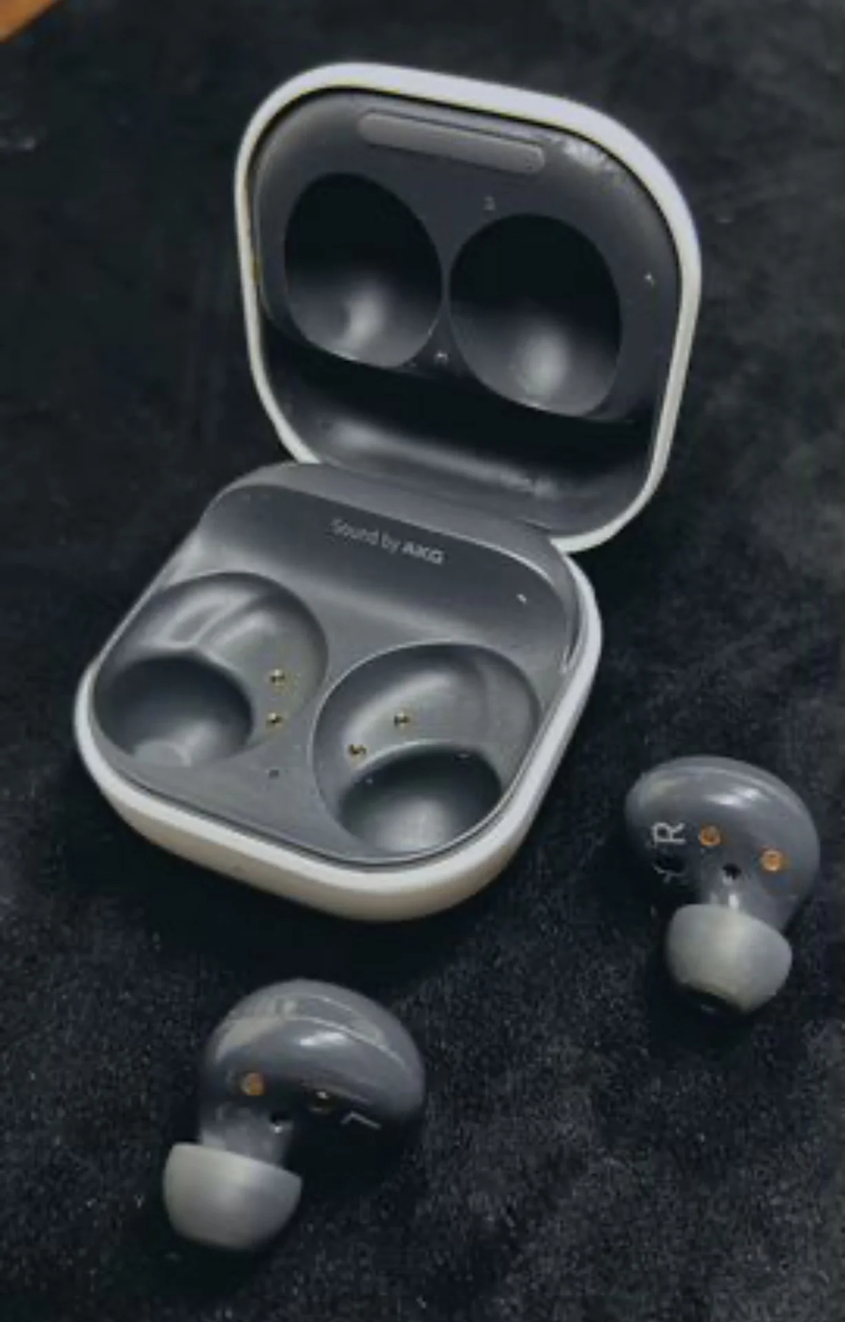 Беспроводные наушники samsung buds 2 - изображение 1