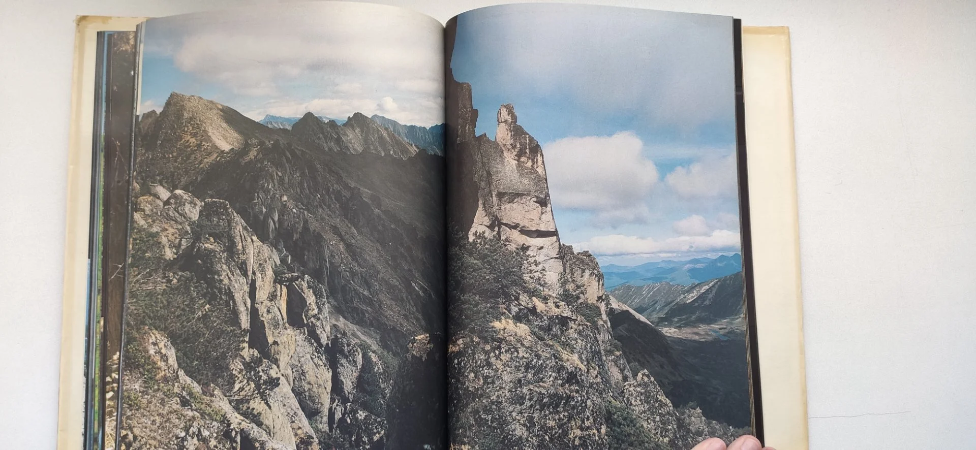 Это Байкал" книга-фотоальбом. New & Rare. Винтаж - миниатюра 9