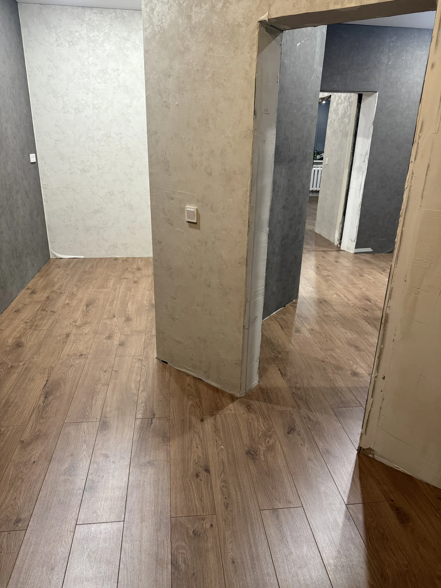 Укладка ламината, кварц винила - изображение 1