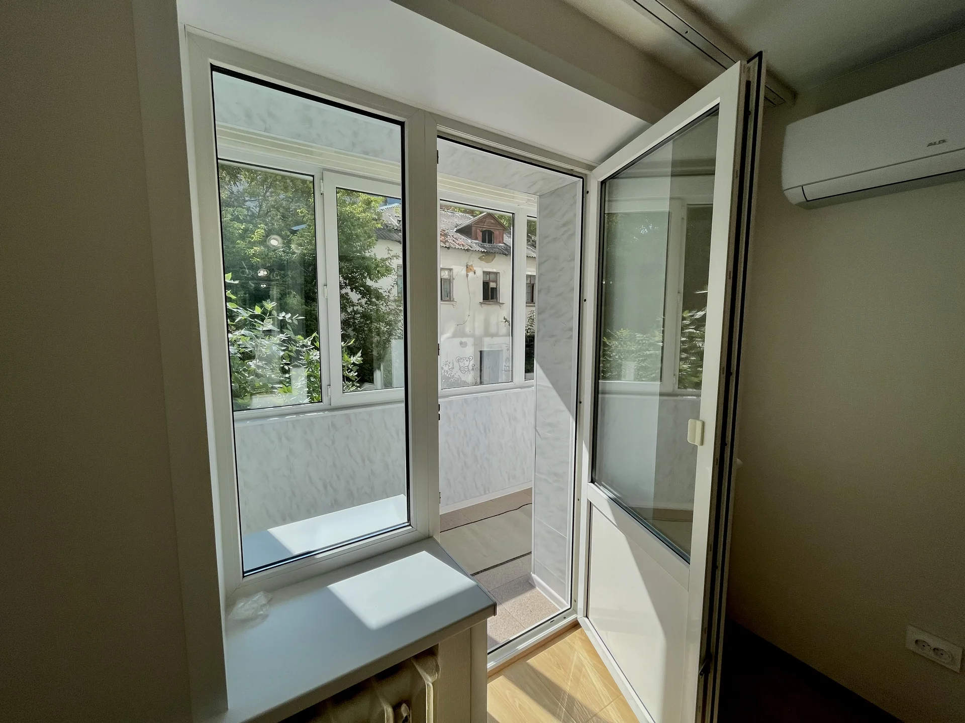 Продам 4х ком квартиру - миниатюра 16