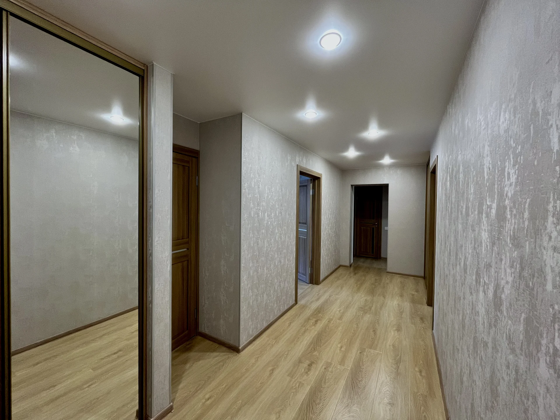Продам 4х ком квартиру - миниатюра 28