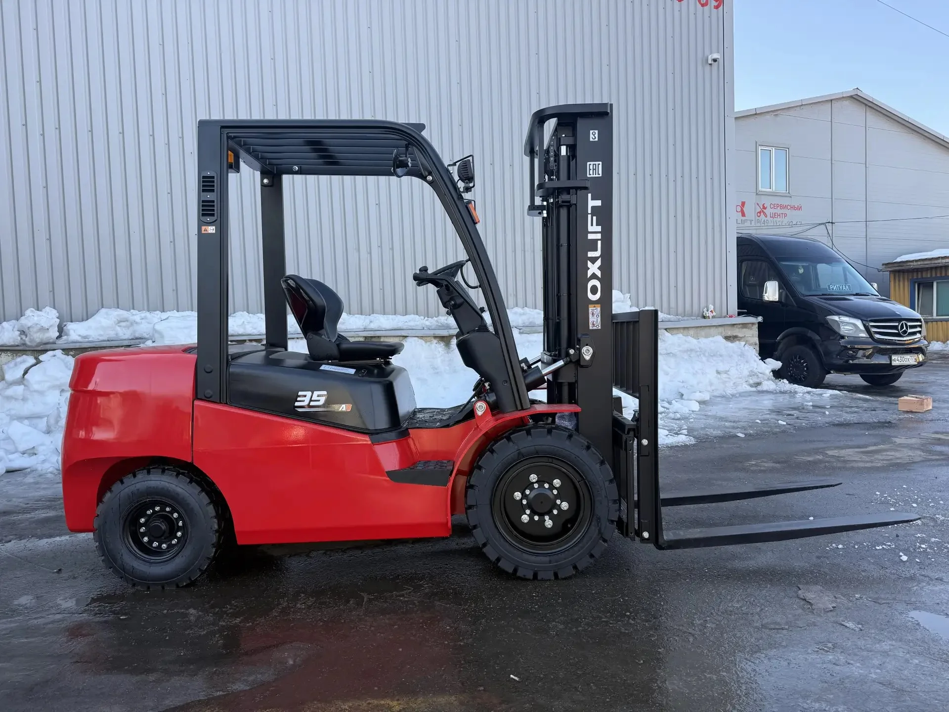 Вилочный погрузчик дизельный OXLIFT CPCD35 - изображение 1