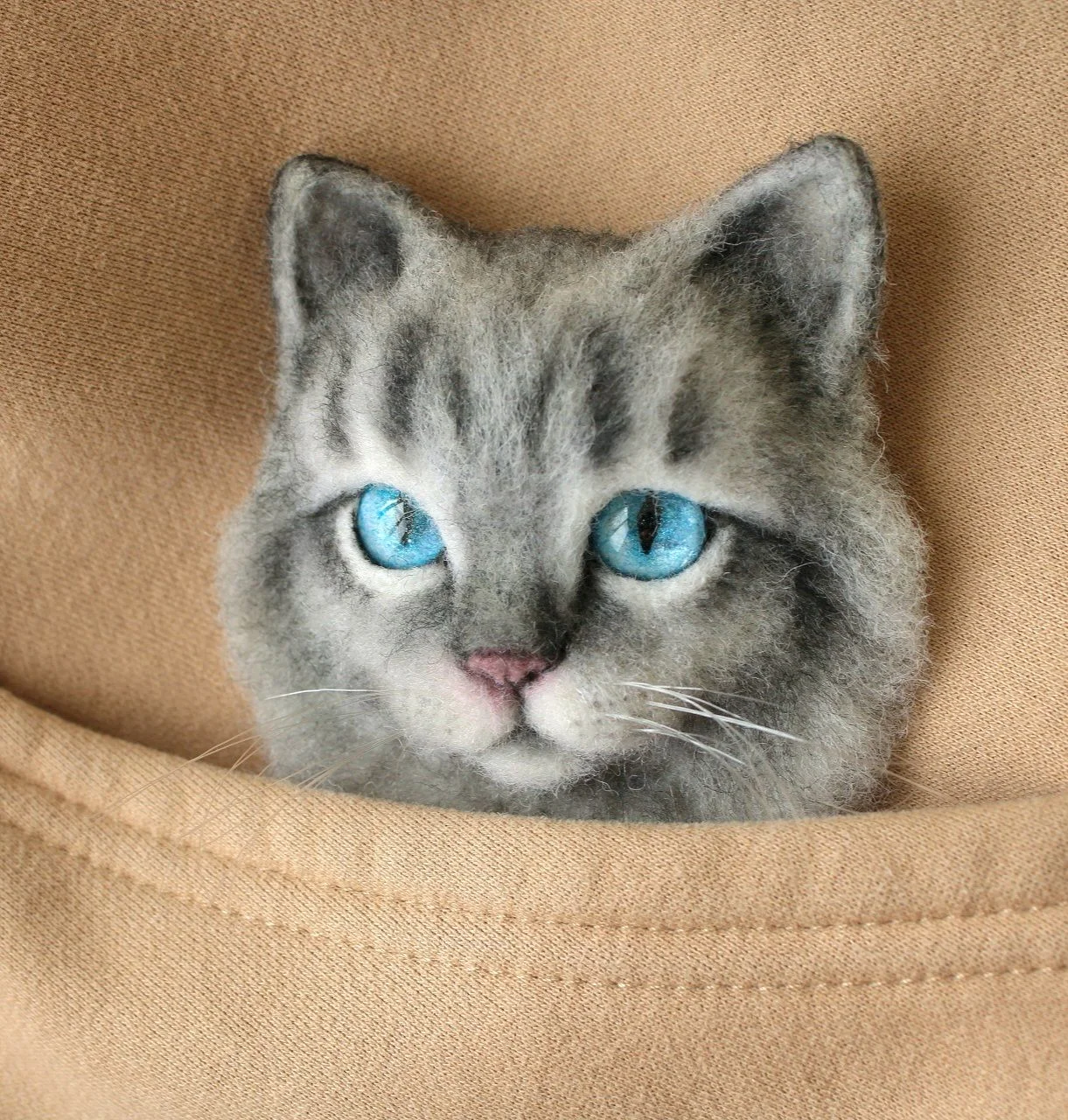 Карманная брошь котик из шерсти - миниатюра 3