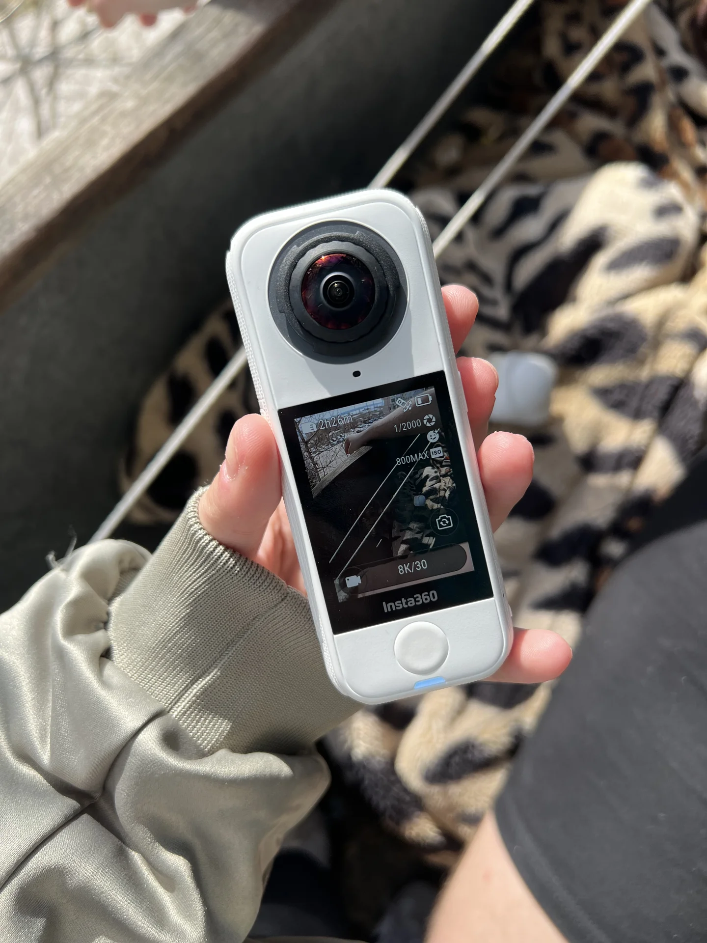 Insta360 X4 новая + гарантия + аксессуары - миниатюра 2