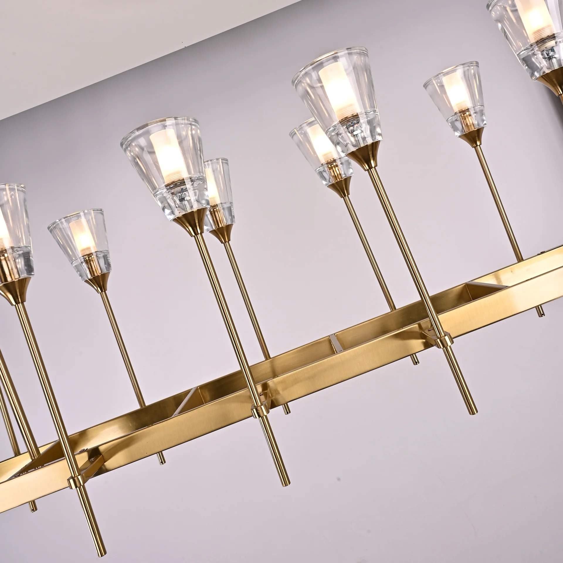 Люстра на штанге TORCHE DE VERRE Linear Chandelier 12 - миниатюра 16
