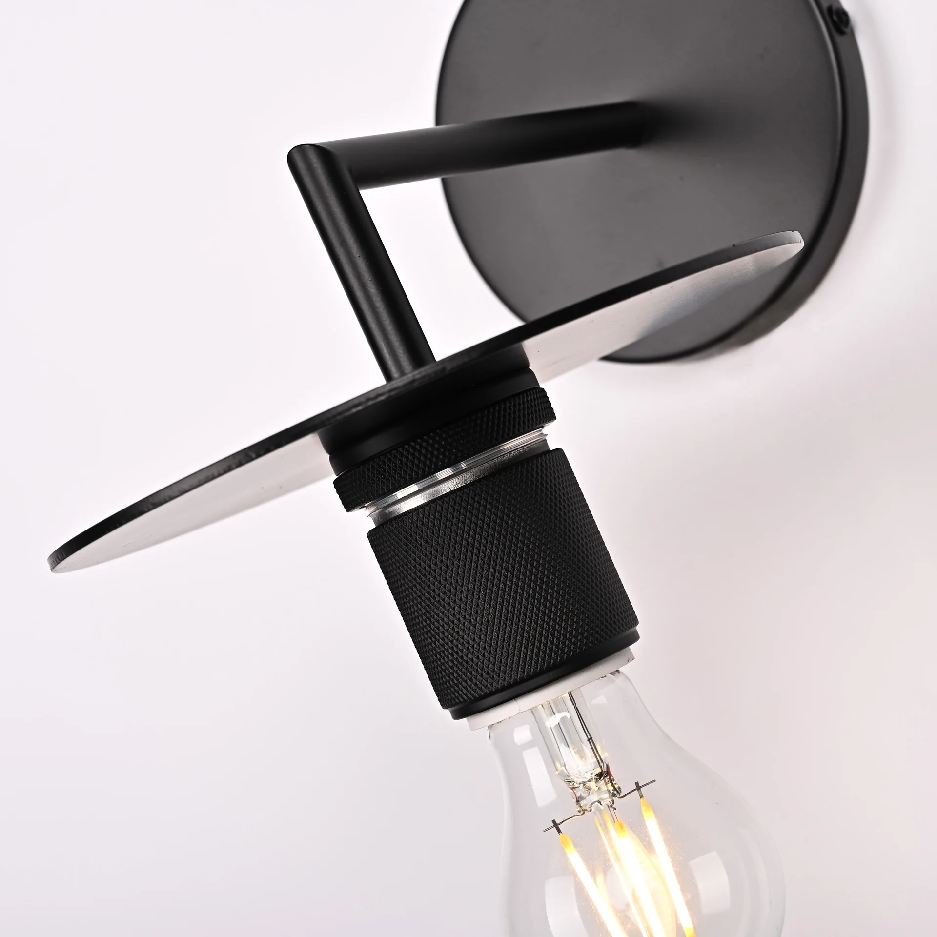 Бра RH Utilitaire Knurled Disk Shade Sconce Black - миниатюра 7