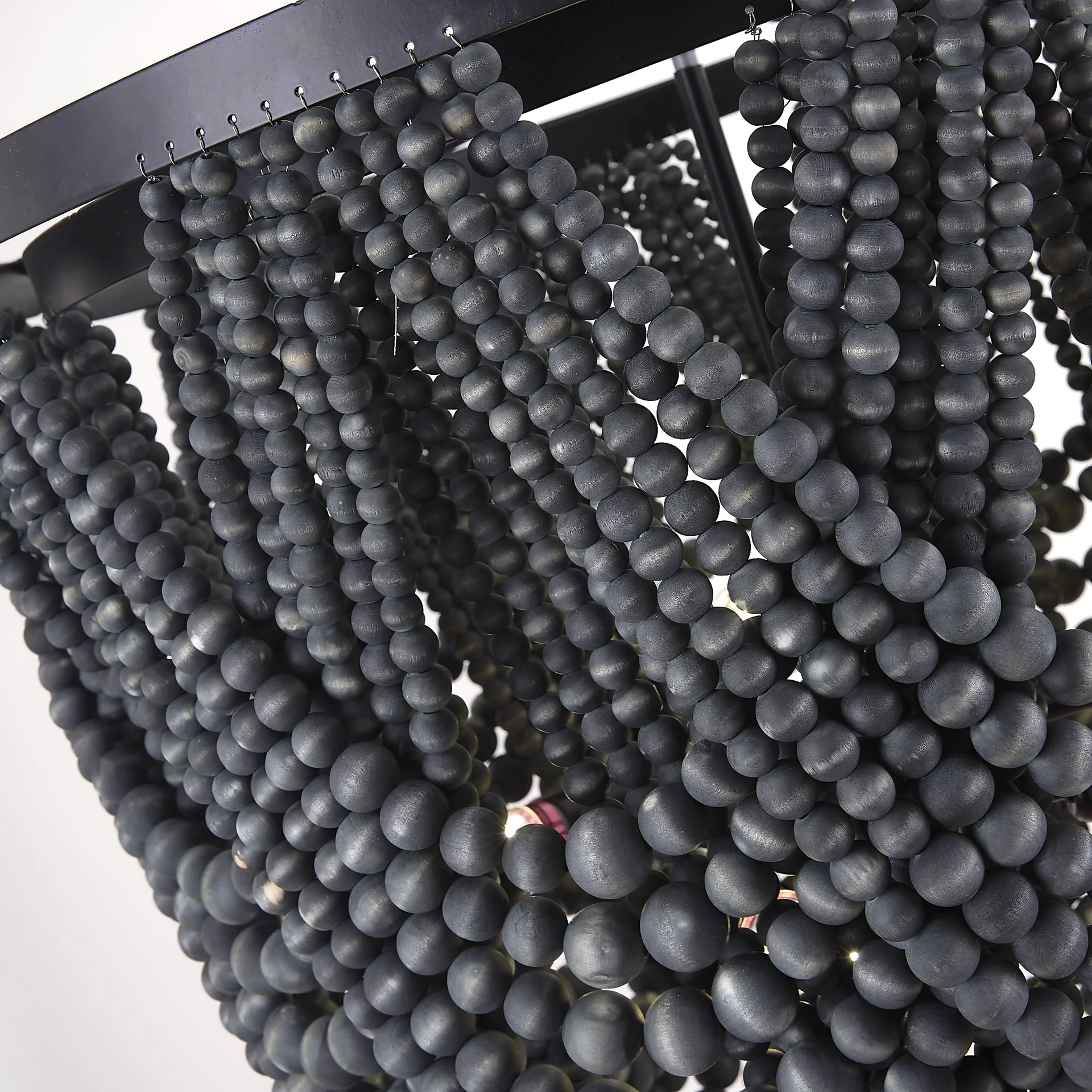 Подвесная люстра Amelia Wood Bead Chandelier - миниатюра 5