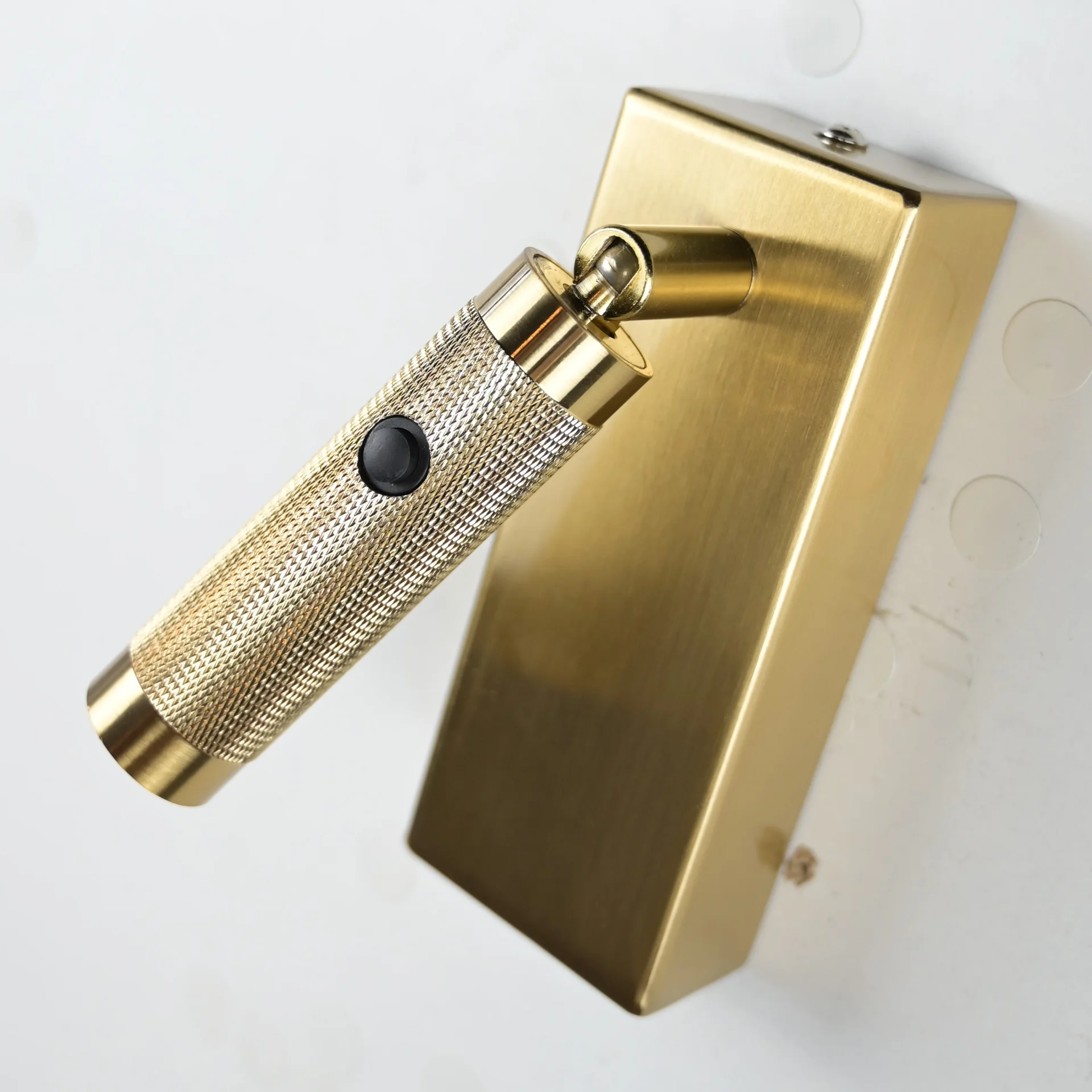 Бра Chelsom WALL LED KNURL BRASS - миниатюра 5