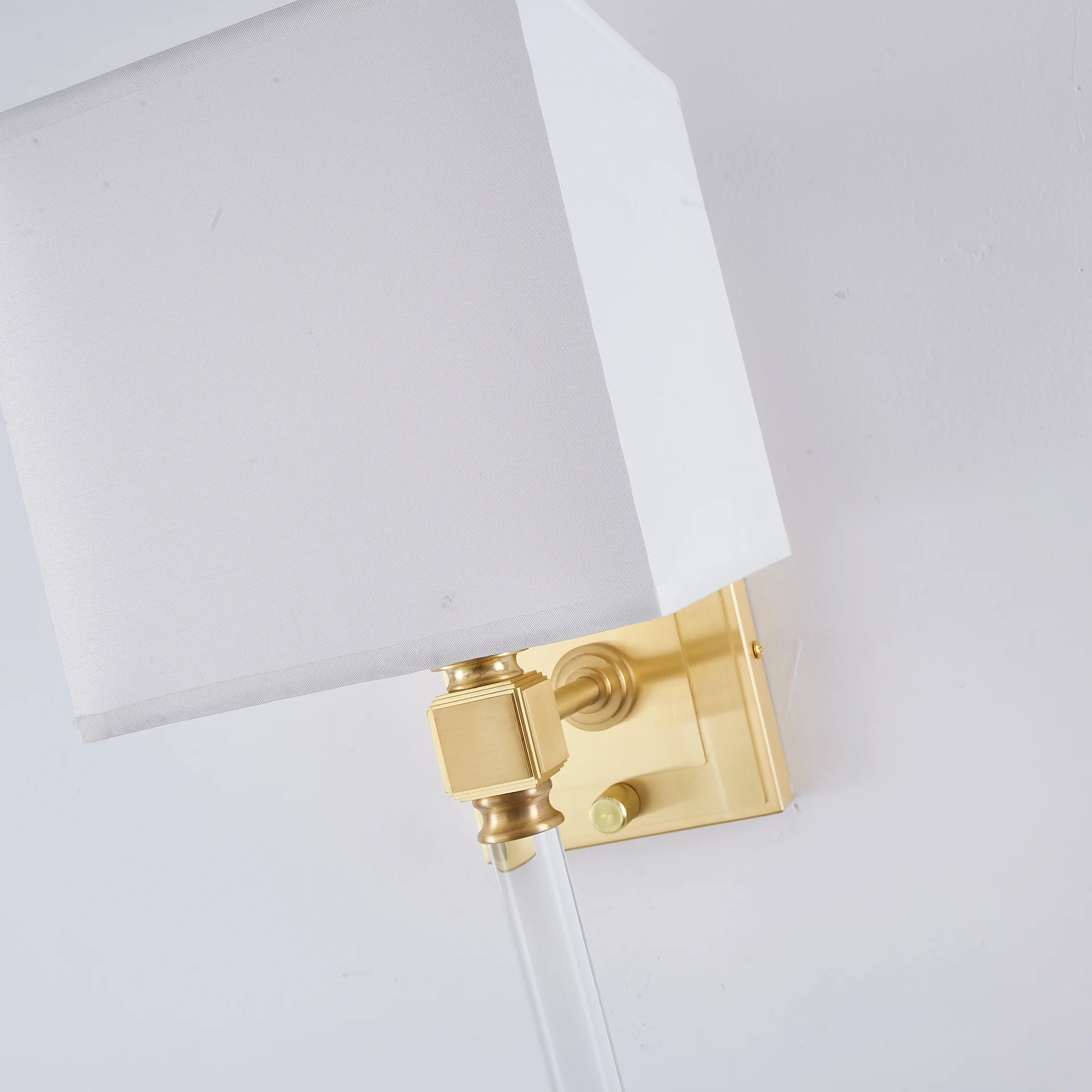 Бра Regina Andrew Crystal Sconce Brass - миниатюра 6