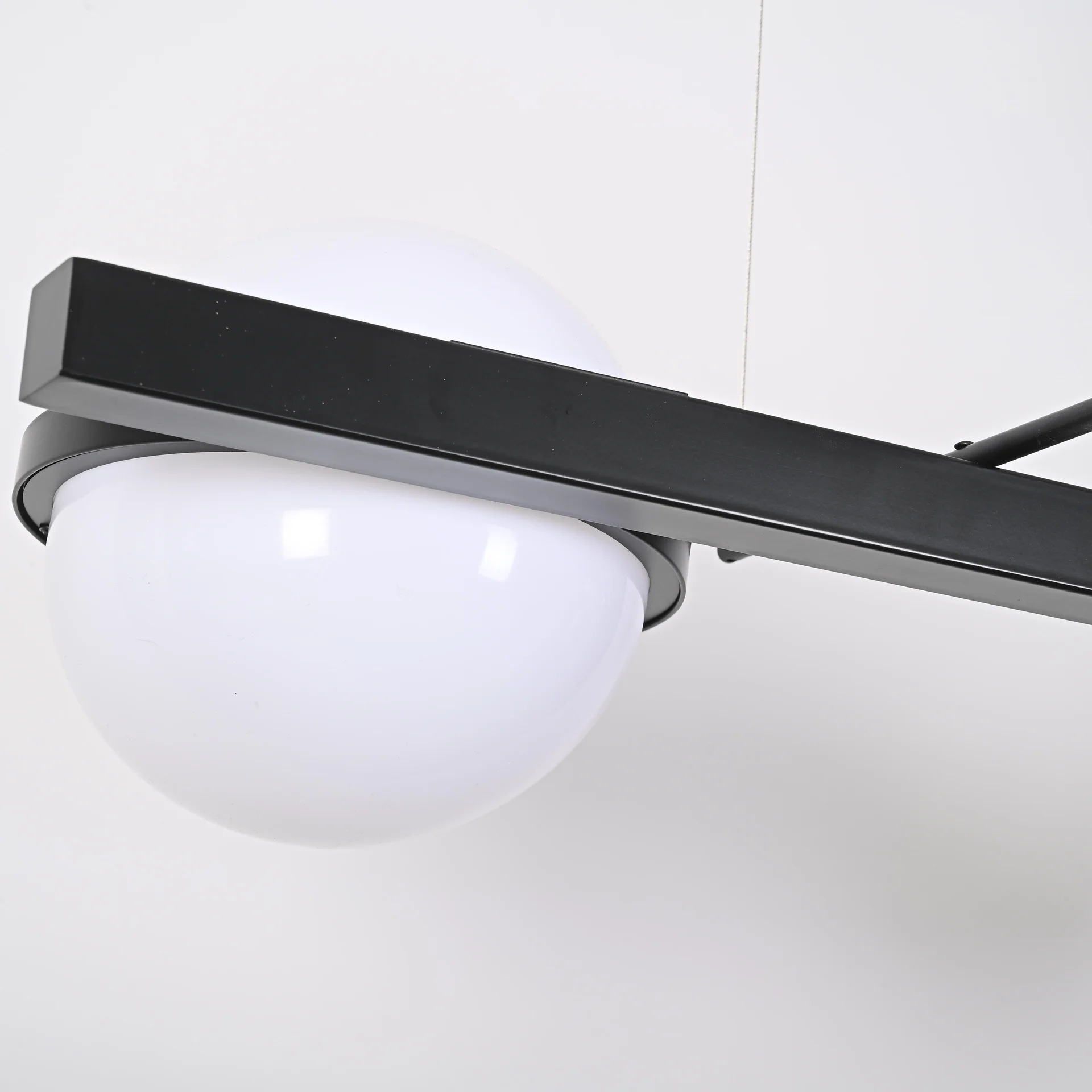 Реечный подвесной светильник PALMA Wall lamp 2 шара + 1 вазон горизонтальная - миниатюра 10