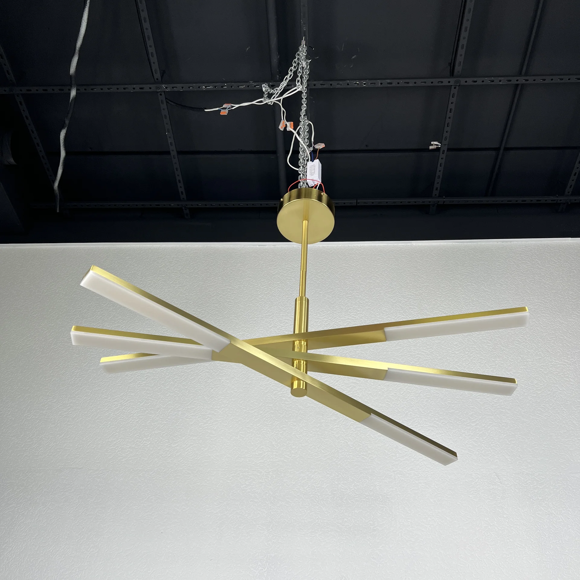 Люстра на штанге ORTON на 3 D96 Gold - миниатюра 15