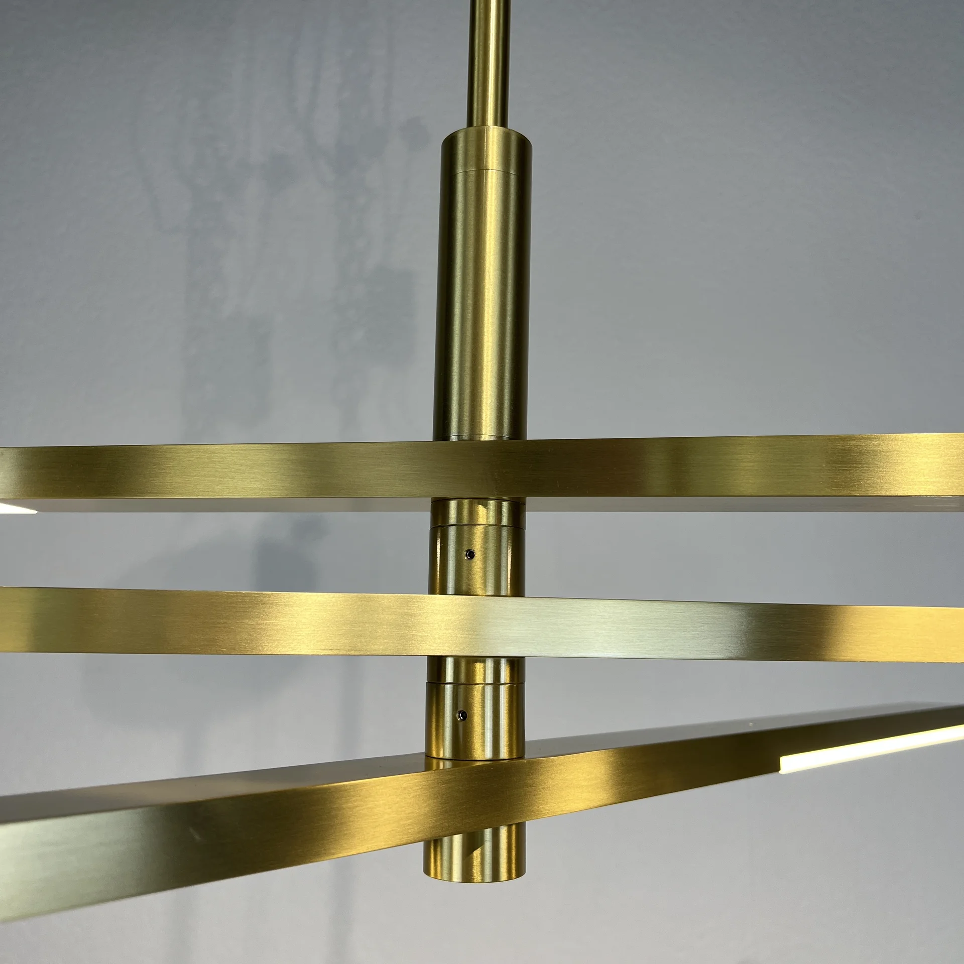 Люстра на штанге ORTON на 3 D96 Gold - миниатюра 17