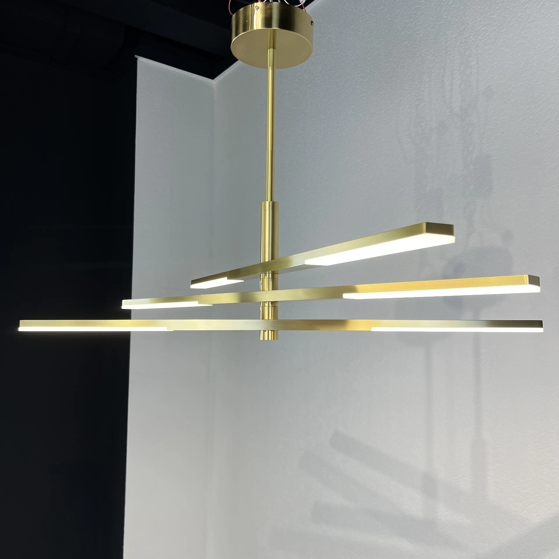 Люстра на штанге ORTON на 3 D96 Gold - миниатюра 4