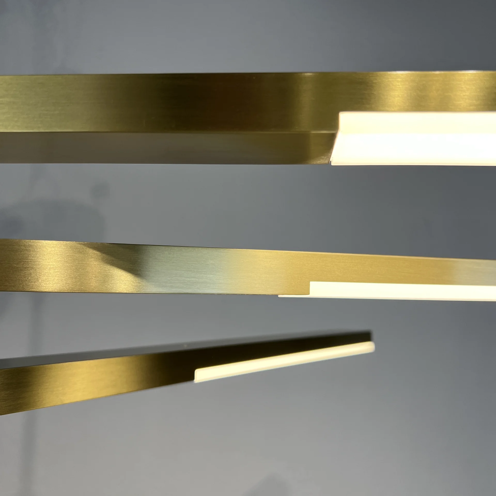 Люстра на штанге ORTON на 3 D96 Gold - миниатюра 6