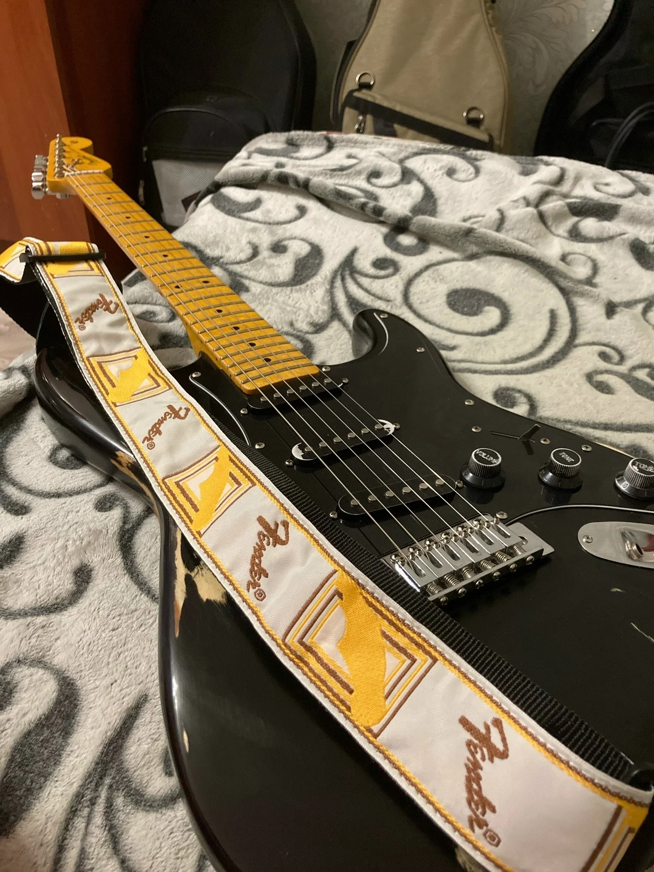 Fender stratocaster - миниатюра 2
