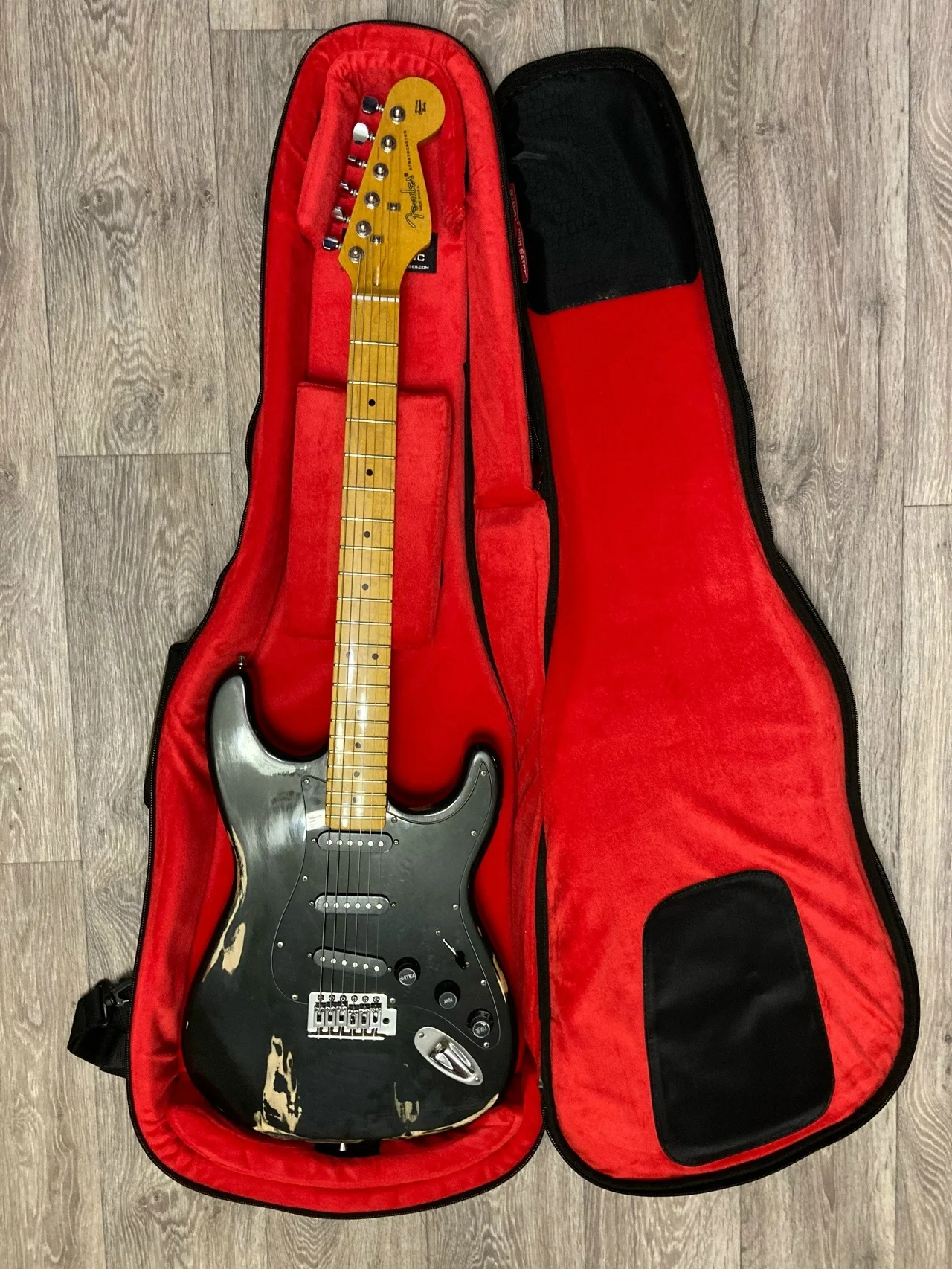 Fender stratocaster - миниатюра 4
