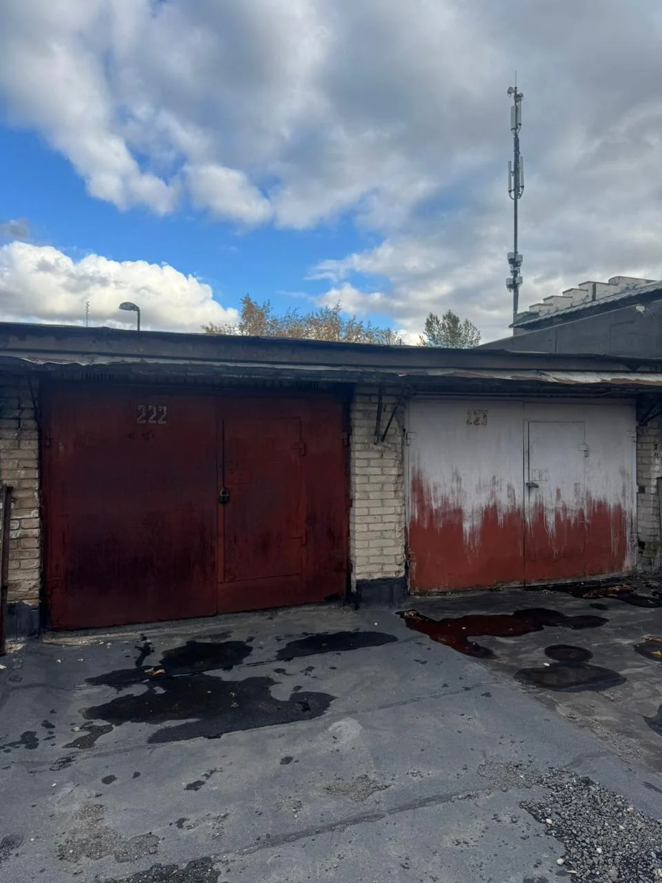 Продается кирпичный гараж 19м2 мкр. Железнодорожный, ул. Советская, ГСК 7 "Салют" - миниатюра 4